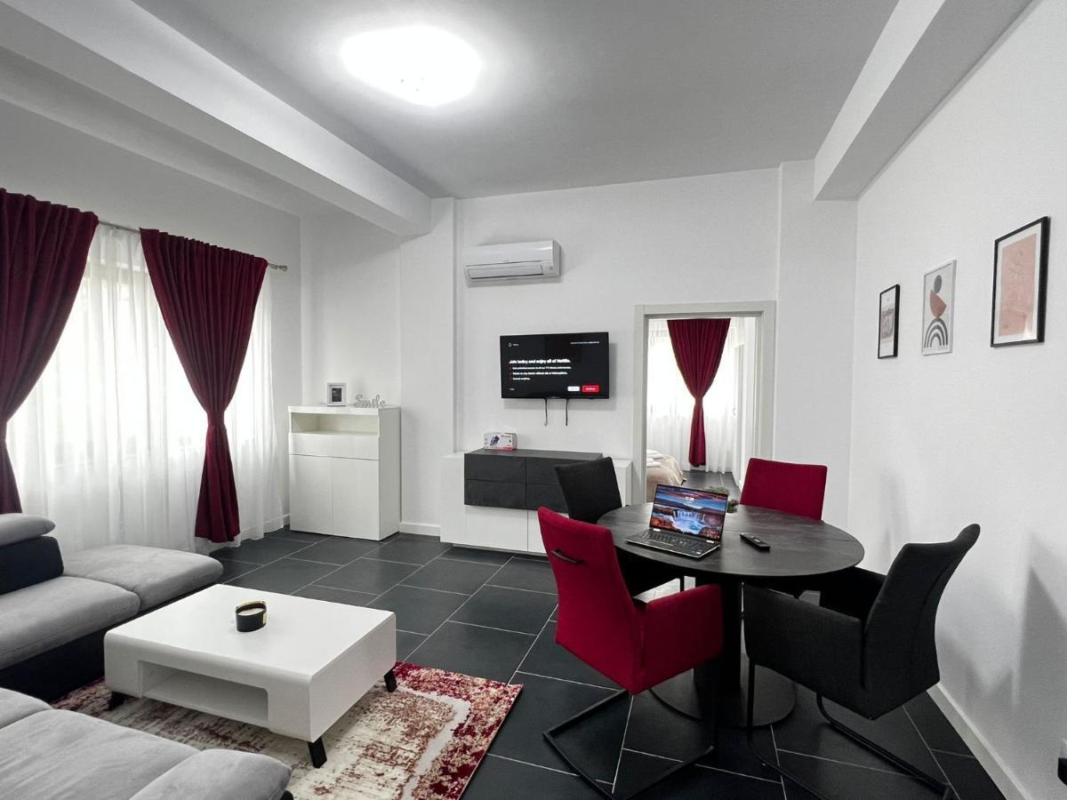 Luxury Cozy Apartments - City Center Suceava Exterior photo