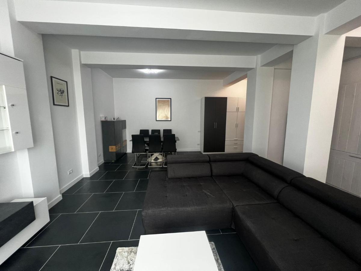 Luxury Cozy Apartments - City Center Suceava Exterior photo