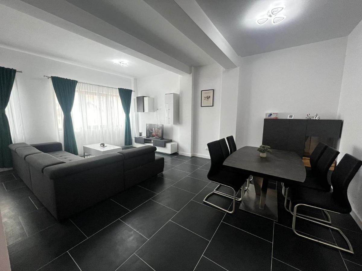 Luxury Cozy Apartments - City Center Suceava Exterior photo