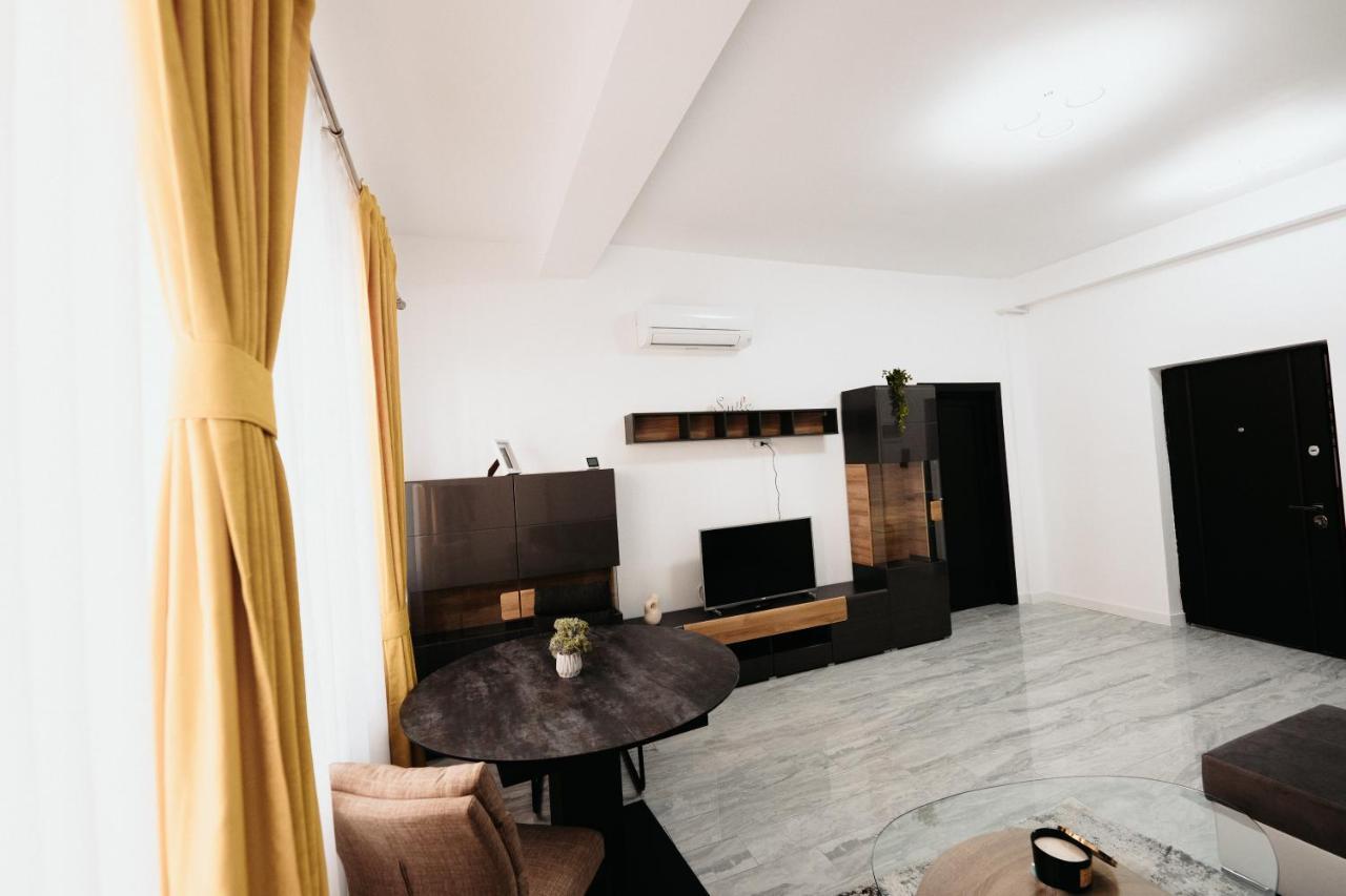 Luxury Cozy Apartments - City Center Suceava Exterior photo